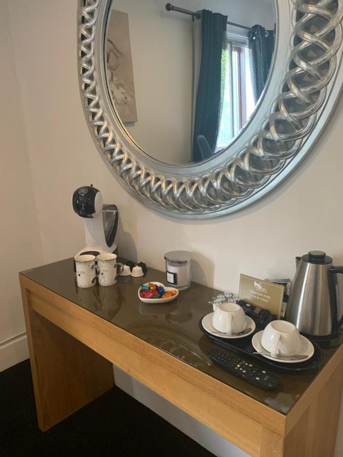 The Swan @ Stoford Hotell Exteriör bild A Nespresso coffee machine in a hotel room