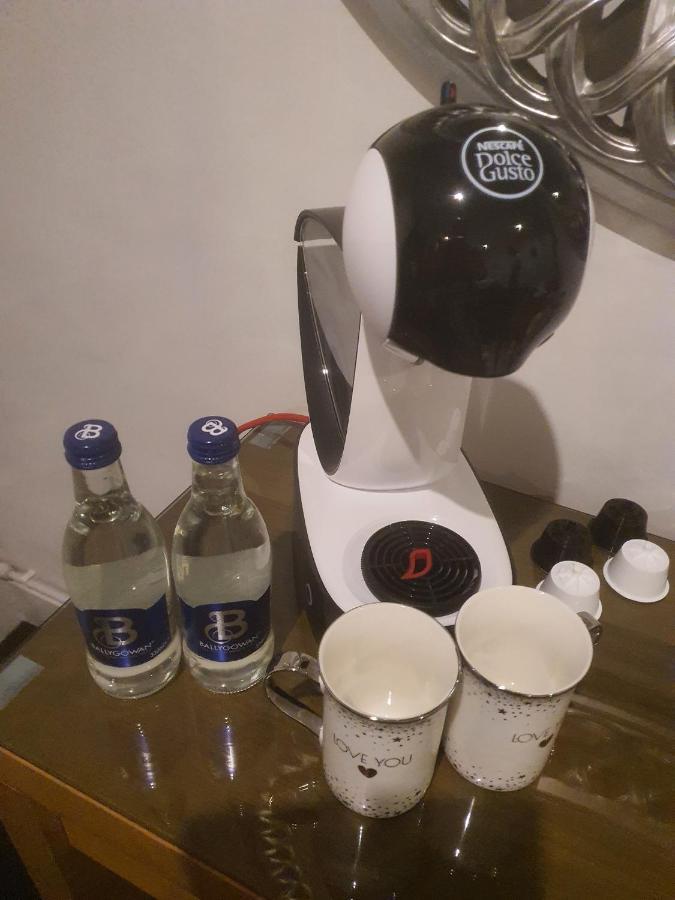 The Swan @ Stoford Hotell Exteriör bild A Nespresso coffee machine